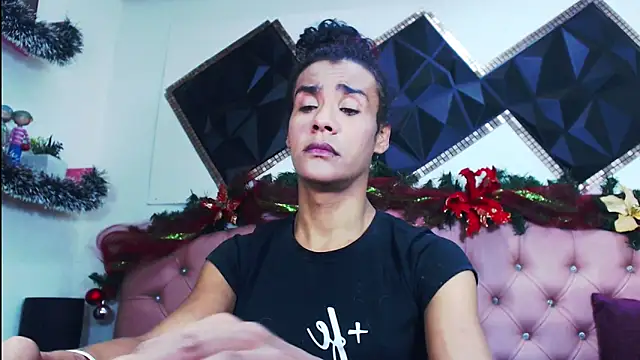 andrea safeira doll online show from 12/14/25, 01:44