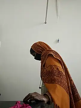 Snapshot of RADHA95 chatting on 03/18/25, 02:36 RADHA95 online show from 03/18/25, 02:36