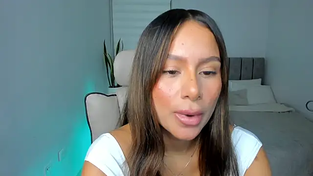 Snapshot of AndreaMartini chatting on 02/21/25, 01:33 AndreaMartini online show from 02/21/25, 01:33