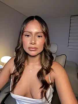 Snapshot of AndreaMartini chatting on 03/09/25, 12:10 AndreaMartini online show from 03/09/25, 12:10