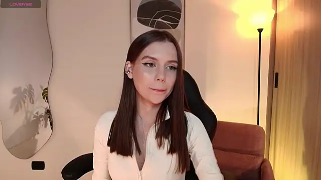 Snapshot of MirandaShaw chatting on 04/02/26, 01:03 MirandaShaw online show from 04/02/26, 01:03