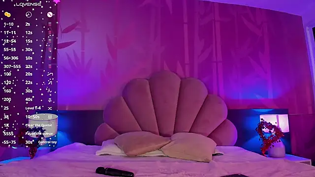 Snapshot of Lezy_ chatting on 02/17/25, 04:26 Lezy online show from 02/17/25, 04:26