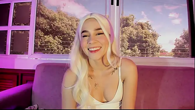 Snapshot of Lezy_ chatting on 09/08/25, 07:35 Lezy online show from 09/08/25, 07:35