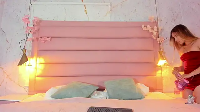 Snapshot of Lezy_ chatting on 10/15/25, 07:36 Lezy online show from 10/15/25, 07:36