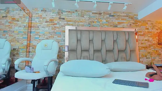 Snapshot of karla_dunn chatting on 10/03/25, 09:01 karla dunn online show from 10/03/25, 09:01