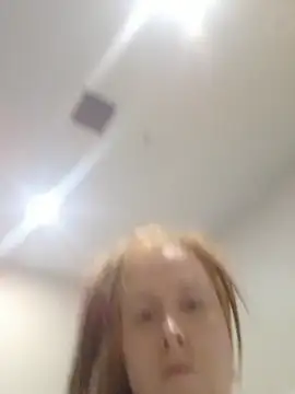 Snapshot of mollymay69 chatting on 10/18/25, 10:16 mollymay69 online show from 10/18/25, 10:16