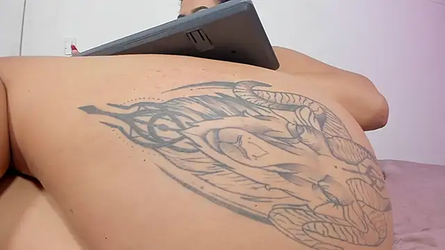 Snapshot of little_sam_ chatting on 12/18/24, 06:10 little sam online show from 12/18/24, 06:10