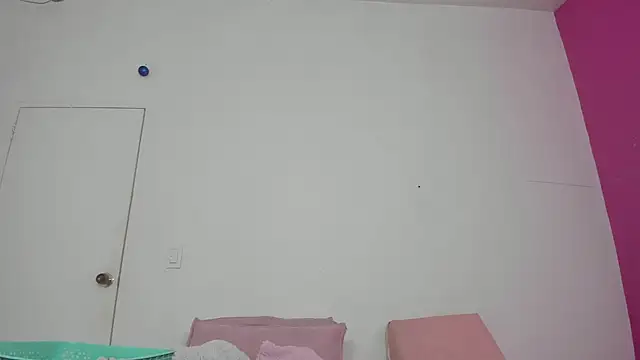 Snapshot of little_sam_ chatting on 12/21/24, 03:03 little sam online show from 12/21/24, 03:03