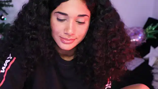 Snapshot of Mysensualbrunette1 chatting on 12/10/24, 02:05 Mysensualbrunette1 online show from 12/10/24, 02:05