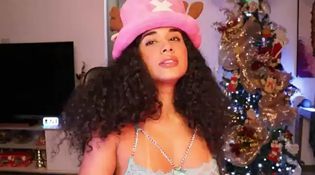 Snapshot of Mysensualbrunette1 chatting on 12/27/24, 01:32 Mysensualbrunette1 online show from 12/27/24, 01:32