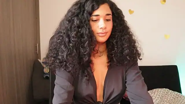 Snapshot of Mysensualbrunette1 chatting on 01/12/25, 08:36 Mysensualbrunette1 online show from 01/12/25, 08:36