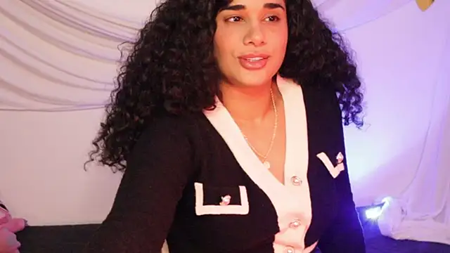 Snapshot of Mysensualbrunette1 chatting on 03/01/25, 05:42 Mysensualbrunette1 online show from 03/01/25, 05:42