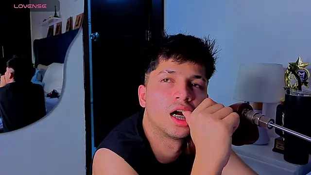 Issac james  online show from 04/11/26, 07:45