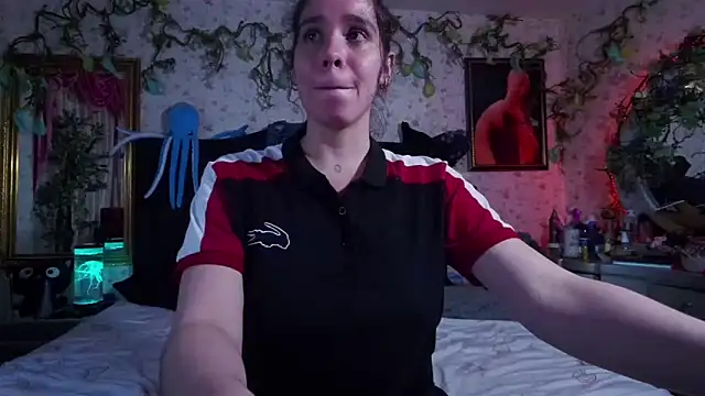 Snapshot of Elizabeth77_ chatting on 02/04/25, 10:13 Elizabeth77  online show from 02/04/25, 10:13