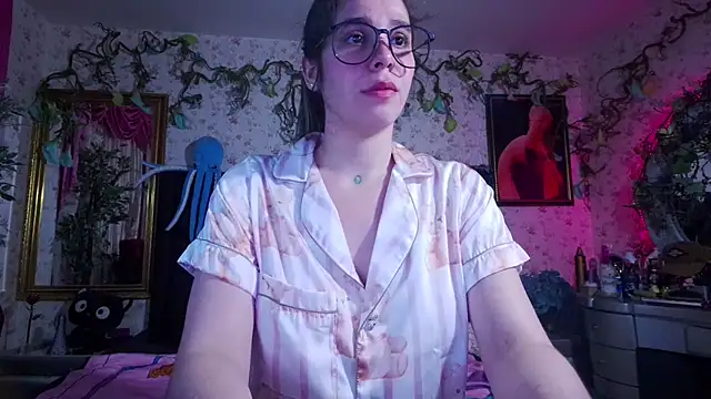 Snapshot of Elizabeth77_ chatting on 02/22/25, 12:19 Elizabeth77  online show from 02/22/25, 12:19