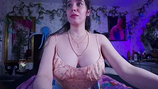 Snapshot of Elizabeth77_ chatting on 03/06/25, 10:15 Elizabeth77  online show from 03/06/25, 10:15