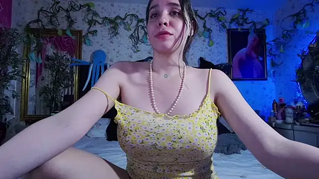 Snapshot of Elizabeth77_ chatting on 03/17/25, 10:17 Elizabeth77  online show from 03/17/25, 10:17