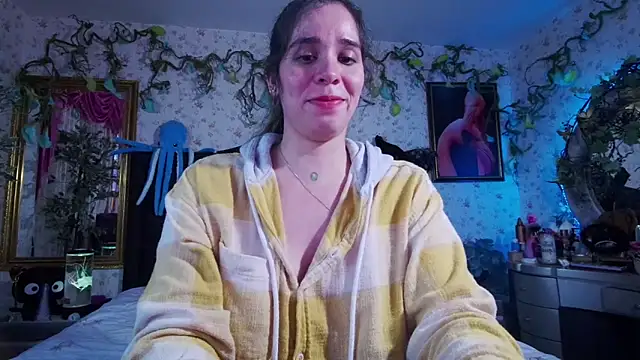 Snapshot of Elizabeth77_ chatting on 03/18/25, 07:31 Elizabeth77  online show from 03/18/25, 07:31