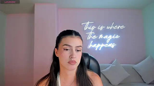 Snapshot of PaulinaSantos_ chatting on 09/25/25, 07:28 PaulinaSantos  online show from 09/25/25, 07:28