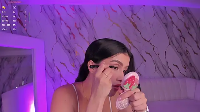 Snapshot of PaulinaSantos_ chatting on 10/04/25, 07:45 PaulinaSantos  online show from 10/04/25, 07:45