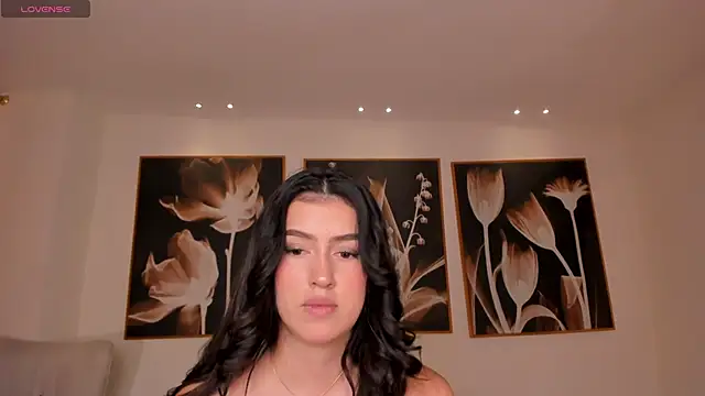 Snapshot of PaulinaSantos_ chatting on 11/05/25, 07:36 PaulinaSantos online show from 11/05/25, 07:36