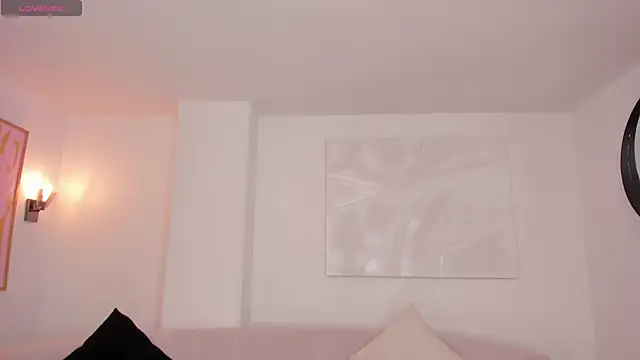 Snapshot of PaulinaSantos_ chatting on 12/16/25, 07:08 PaulinaSantos online show from 12/16/25, 07:08