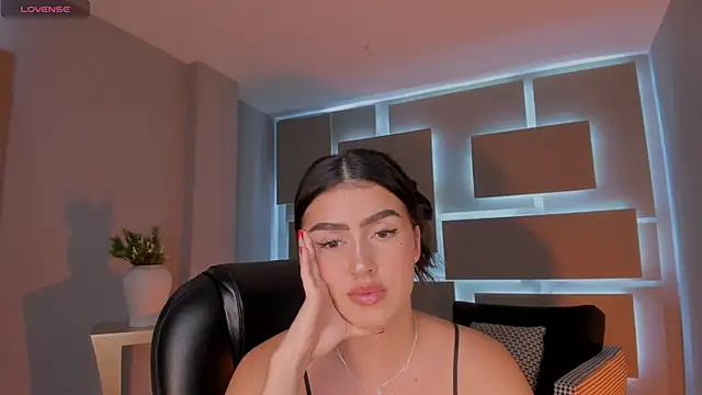 PaulinaSantos  online show from 05/13/26, 06:49
