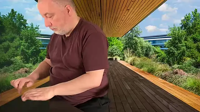 Snapshot of LondonTeffy chatting on 12/12/24, 12:22 LondonTeffy online show from 12/12/24, 12:22