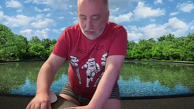 Snapshot of LondonTeffy chatting on 12/17/24, 10:43 LondonTeffy online show from 12/17/24, 10:43