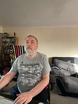 Snapshot of LondonTeffy chatting on 02/06/25, 10:59 LondonTeffy online show from 02/06/25, 10:59