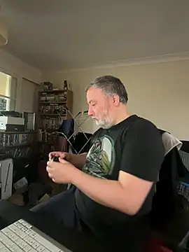 Snapshot of LondonTeffy chatting on 02/20/25, 11:20 LondonTeffy online show from 02/20/25, 11:20