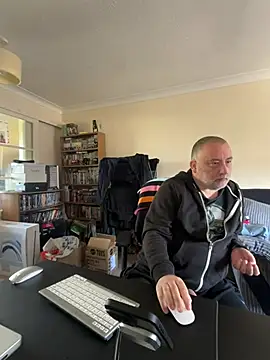 Snapshot of LondonTeffy chatting on 03/14/25, 12:51 LondonTeffy online show from 03/14/25, 12:51