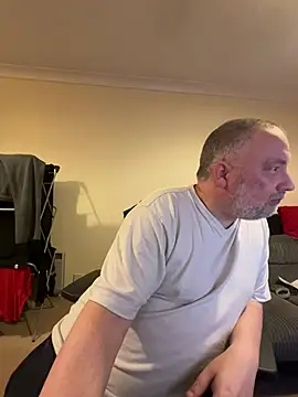 Snapshot of LondonTeffy chatting on 03/18/25, 10:04 LondonTeffy online show from 03/18/25, 10:04