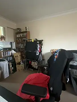 Snapshot of LondonTeffy chatting on 09/09/25, 10:15 LondonTeffy online show from 09/09/25, 10:15