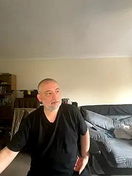 Snapshot of LondonTeffy chatting on 10/17/25, 11:13 LondonTeffy online show from 10/17/25, 11:13