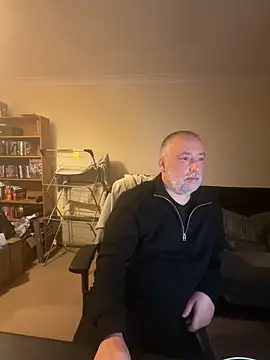 Snapshot of LondonTeffy chatting on 10/21/25, 09:15 LondonTeffy online show from 10/21/25, 09:15