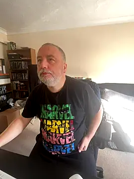 Snapshot of LondonTeffy chatting on 10/24/25, 09:06 LondonTeffy online show from 10/24/25, 09:06