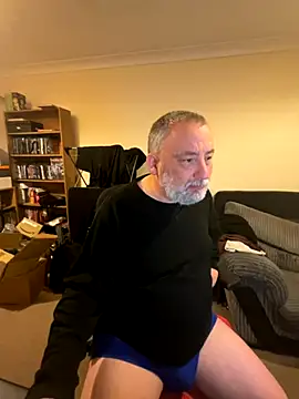 Snapshot of LondonTeffy chatting on 11/11/25, 10:32 LondonTeffy online show from 11/11/25, 10:32