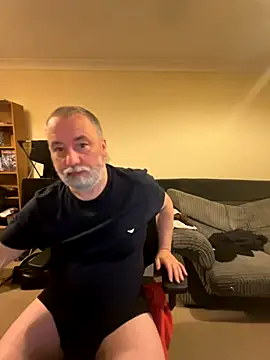 Snapshot of LondonTeffy chatting on 11/12/25, 10:09 LondonTeffy online show from 11/12/25, 10:09