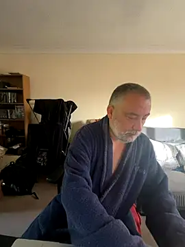 Snapshot of LondonTeffy chatting on 11/13/25, 10:14 LondonTeffy online show from 11/13/25, 10:14