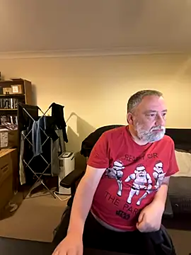 Snapshot of LondonTeffy chatting on 11/28/25, 10:23 LondonTeffy online show from 11/28/25, 10:23