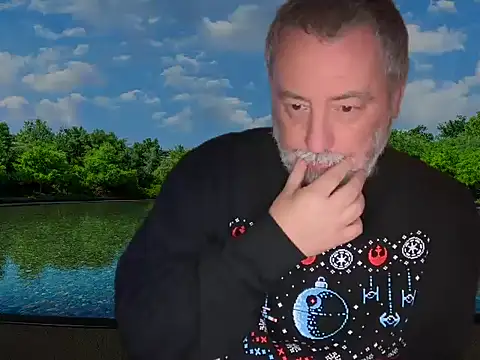 Snapshot of LondonTeffy chatting on 12/22/25, 11:02 LondonTeffy online show from 12/22/25, 11:02