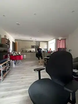 Snapshot of LondonTeffy chatting on 04/16/26, 10:38 LondonTeffy online show from 04/16/26, 10:38