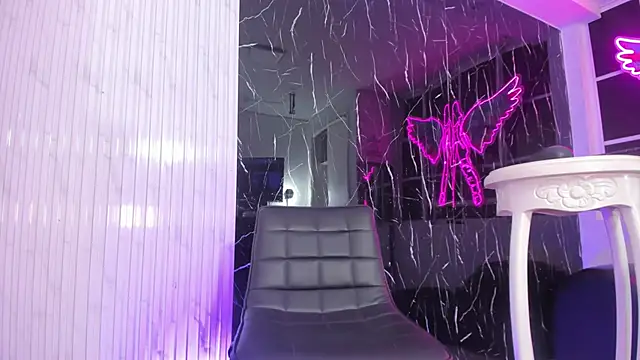 Snapshot of Mell_Saenz chatting on 02/01/25, 06:43 Mell Saenz online show from 02/01/25, 06:43