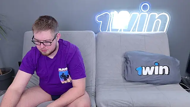 Snapshot of Ksenny chatting on 12/07/24, 08:11 Ksenny online show from 12/07/24, 08:11