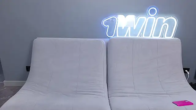 Snapshot of Ksenny chatting on 01/01/25, 10:54 Ksenny online show from 01/01/25, 10:54