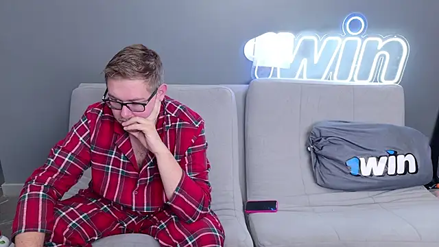 Snapshot of Ksenny chatting on 01/06/25, 04:15 Ksenny online show from 01/06/25, 04:15