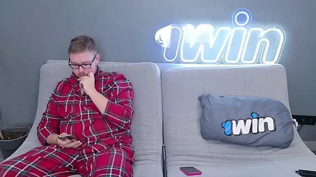 Snapshot of Ksenny chatting on 02/06/25, 03:48 Ksenny online show from 02/06/25, 03:48