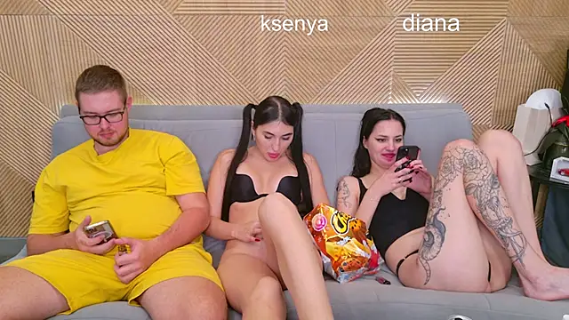 Snapshot of Ksenny chatting on 11/05/25, 09:04 Ksenny online show from 11/05/25, 09:04