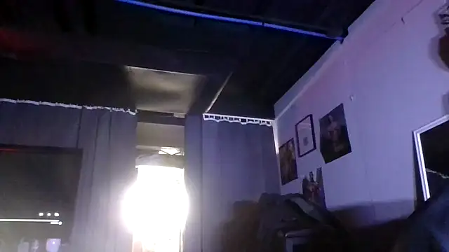 Snapshot of Paulhenry chatting on 12/15/25, 06:12 Paulhenry online show from 12/15/25, 06:12